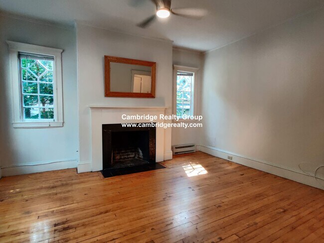 Building Photo - 41 Hawthorn St