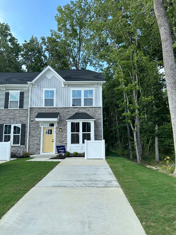 Foto principal - 418 bigwood Dr