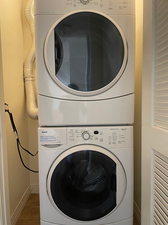 Washer/Dryer - 7100 Playa Vista Dr