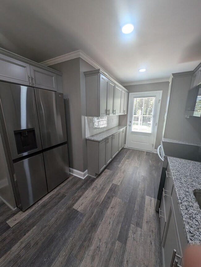 Foto del edificio - Two bedroom duplex, newly renovated