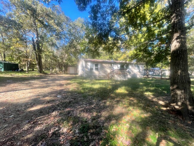 Building Photo - 15505 parrot Ln