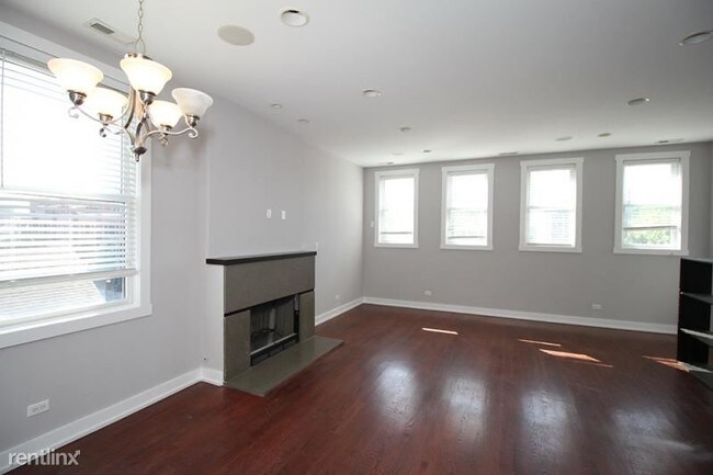 Foto del edificio - 2 br, 2 bath  - 3041 N Sheffield Ave Unit 112