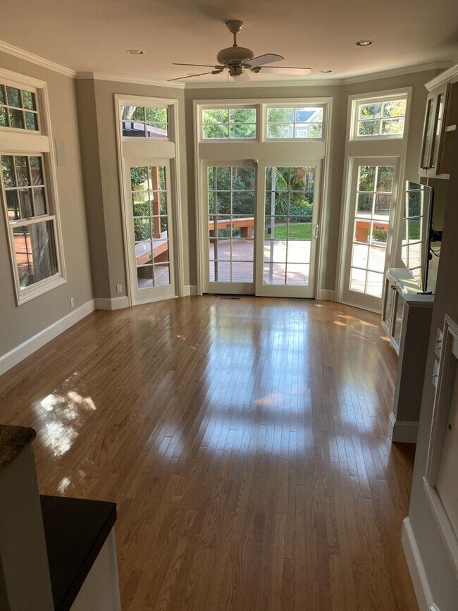 Foto del edificio - 321 Occidental Ave