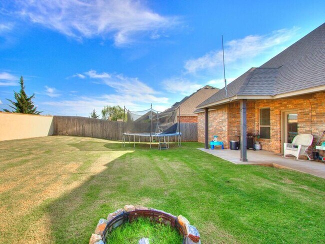 Building Photo - 14516 Privas Ln
