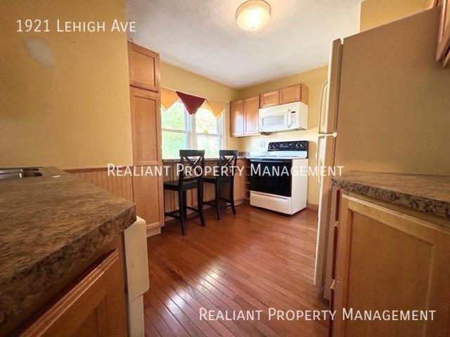 Building Photo - 1921 Lehigh Ave