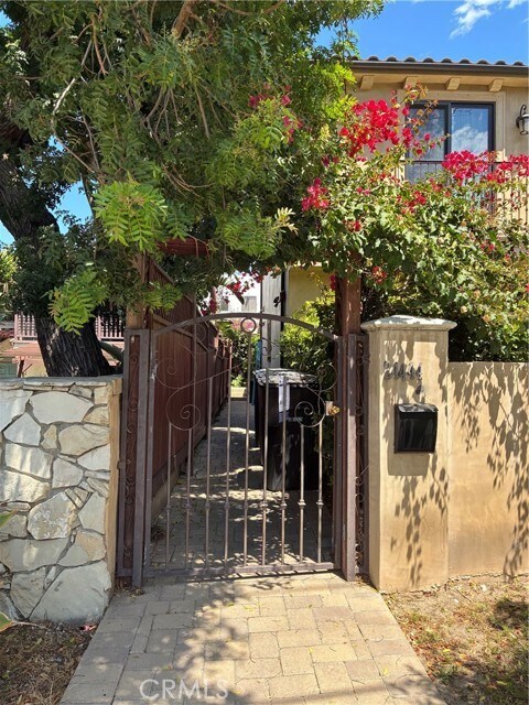 Foto del edificio - 24444 Neece Ave