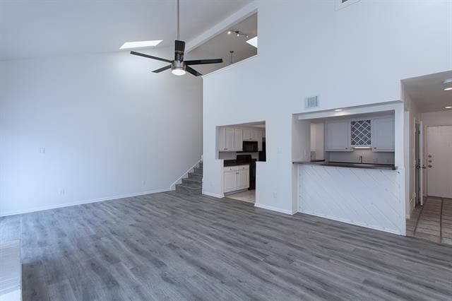 Building Photo - 7450 Holly Hill Dr