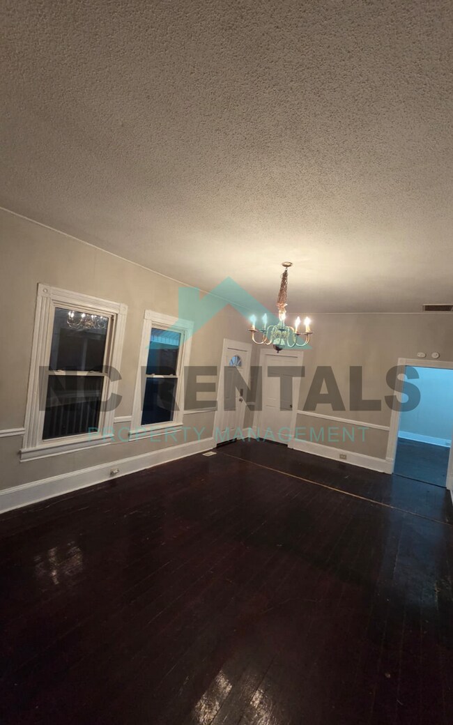 Foto del edificio - 714 Dillard St