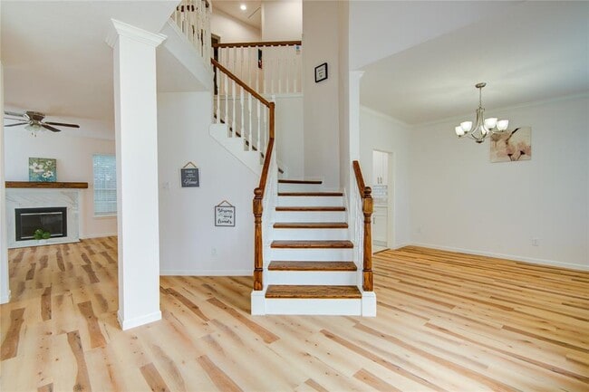 Building Photo - 1810 Oakleaf Cir