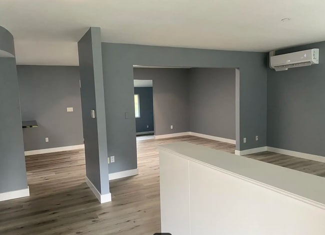 Building Photo - 2737 Sarver Ln