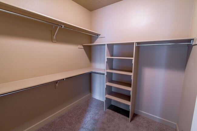 Foto del edificio - Italian Villages | 3-Bedroom Naples