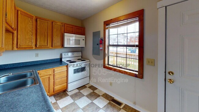 Foto del edificio - 1366 Indianola Ave