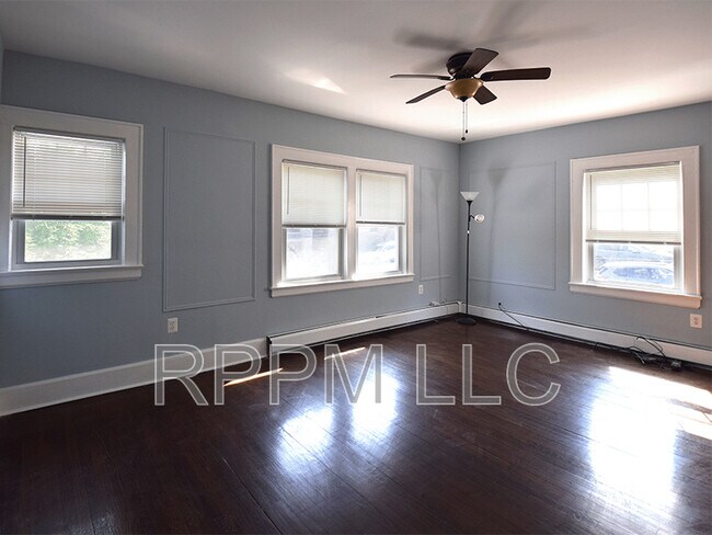 Foto del edificio - 488 Heywood Ave