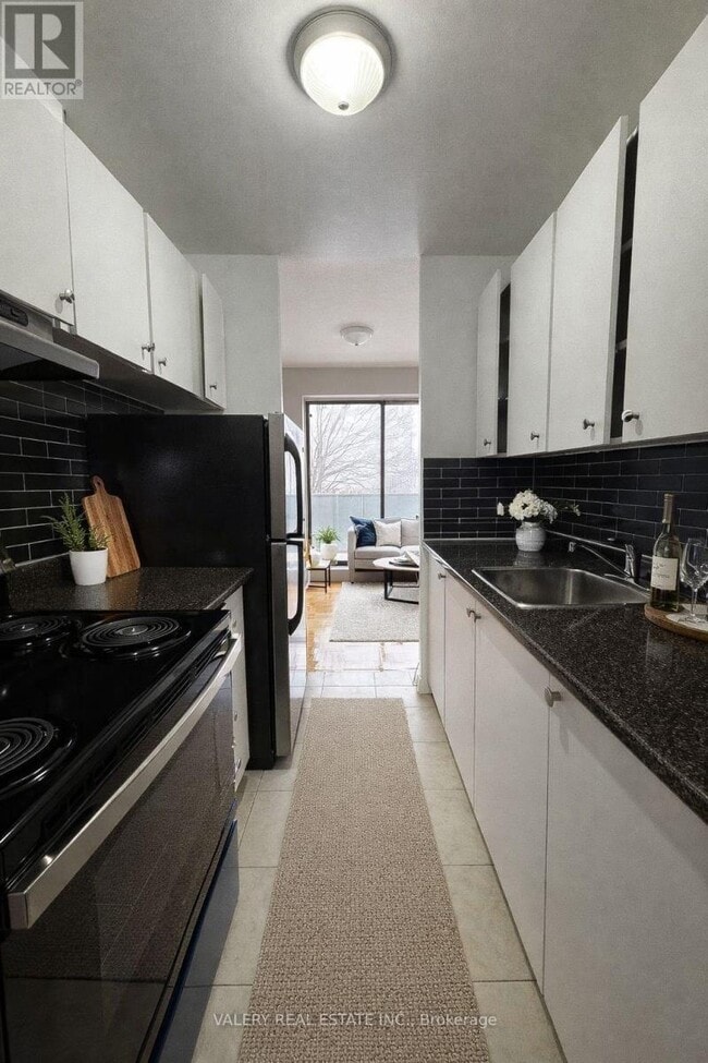 Building Photo - 1780 Lawrence Ave E