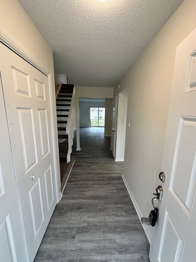 Foto del edificio - 3775 Chimney Creek Dr