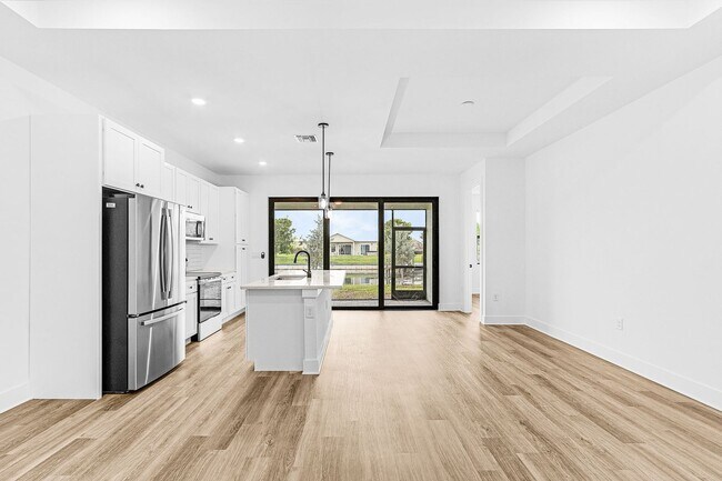 Foto del edificio - Stunning Brand New Construction Duplex wit...