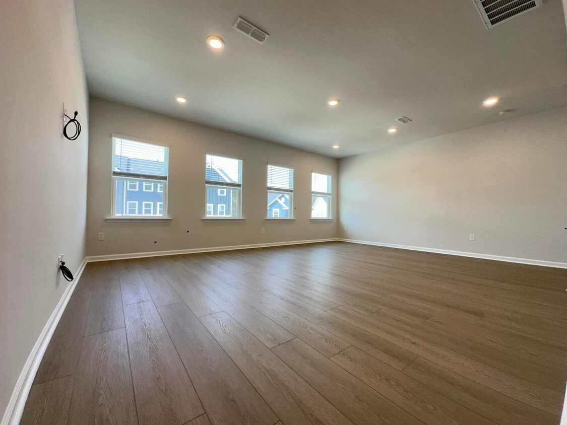 Photo - 2801 Farmhouse Dr (Apex, NC)