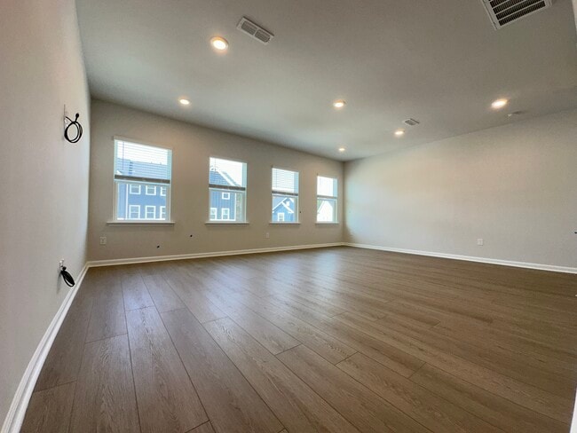 Photo - 2801 Farmhouse Dr