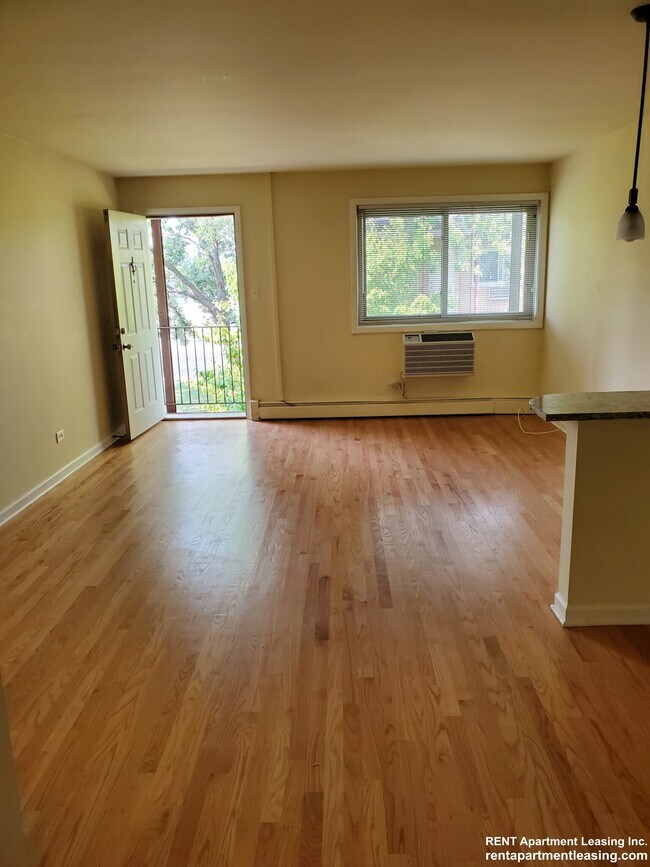 Foto del edificio - 8504 Waukegan Rd