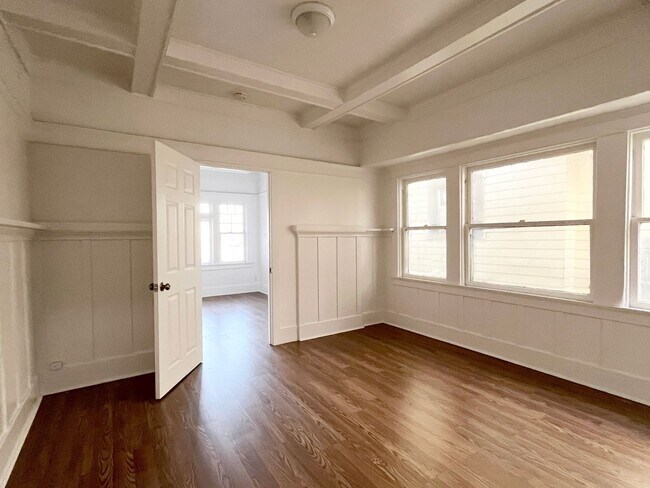 Foto del edificio - 458 W Vernon Ave