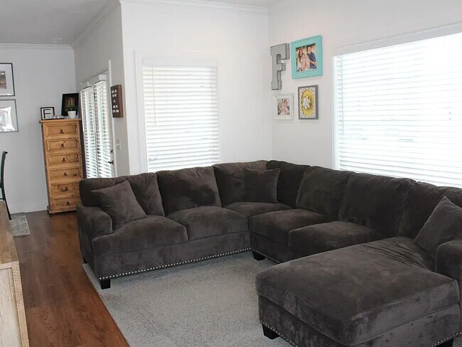 Foto del edificio - 1068 Canyon Meadow Dr