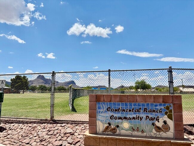 Building Photo - Charming house with 3 beds and 2 bath is n...