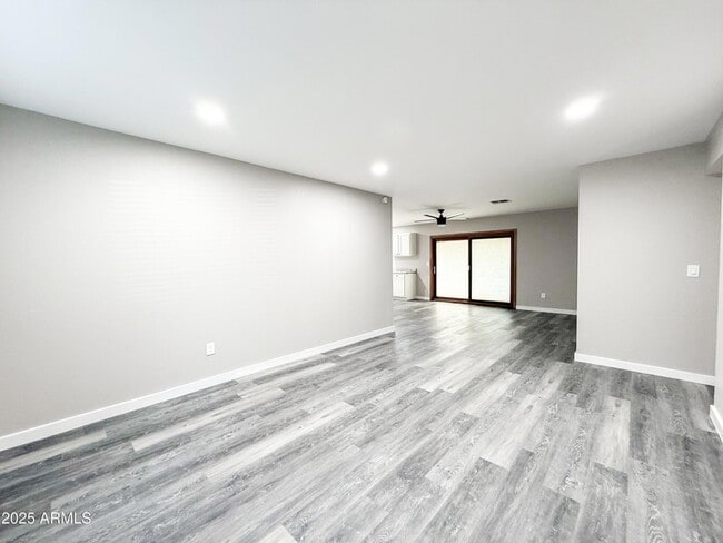 Building Photo - 8616 N 40th Dr