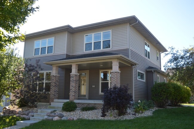 Building Photo - 8921 Snowberry Ln
