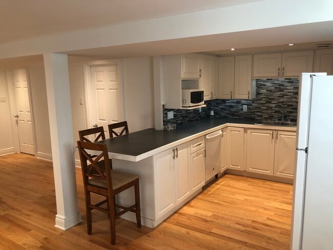 Building Photo - 2-bedroom in Gloucester