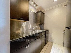 Building Photo - 1433 NW 24th St