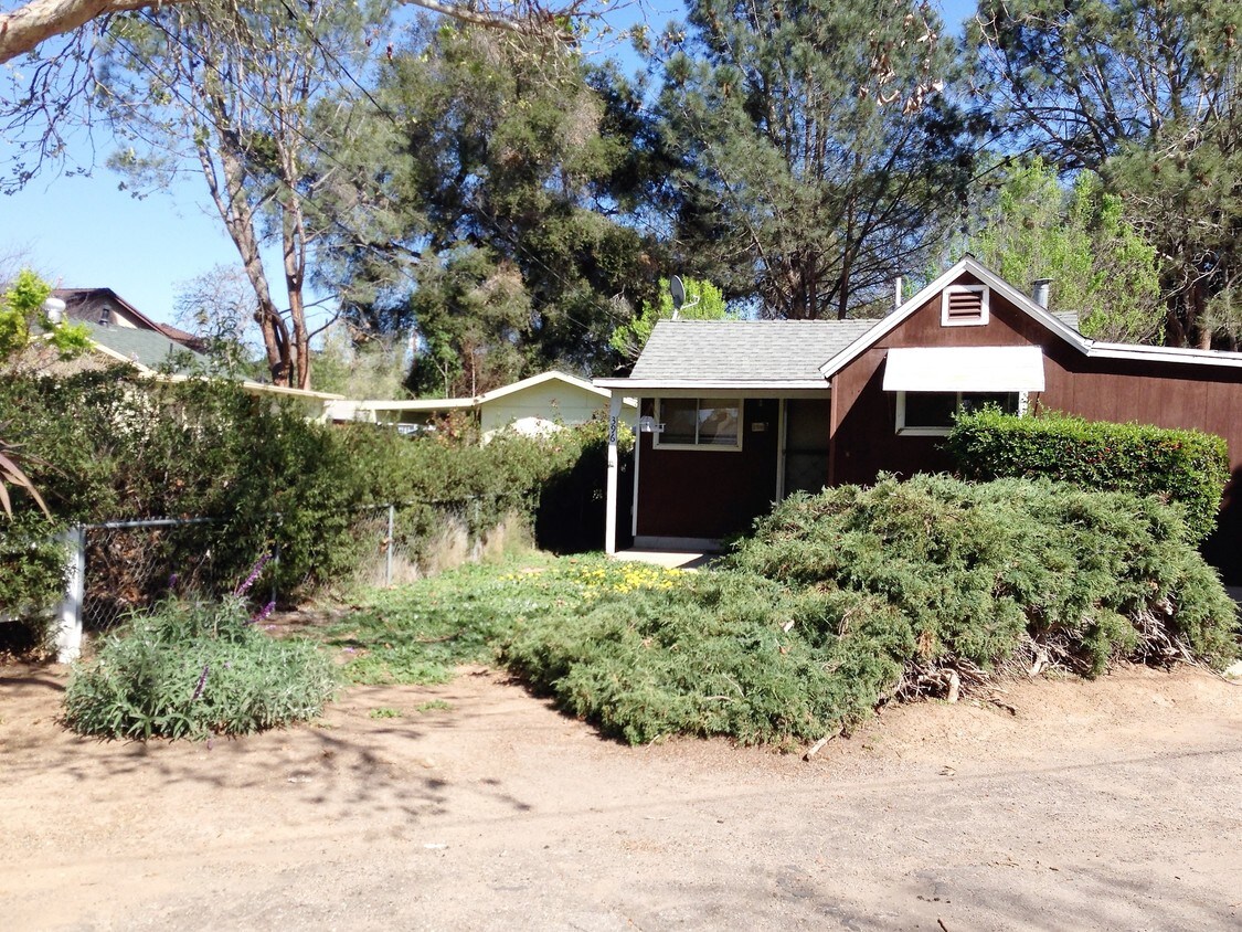 1 hab. 1car y garaje separado - 398 Mountain View St