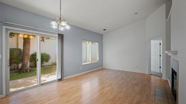 Foto del edificio - 3 bed 2 bath in Green Valley!