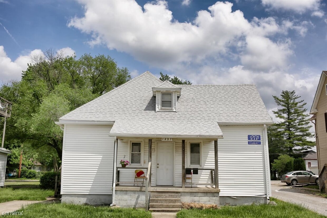 1427 9th St, Charleston, IL 61920 Townhome Rentals in Charleston IL