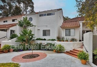 Building Photo - 4582 Villas Dr