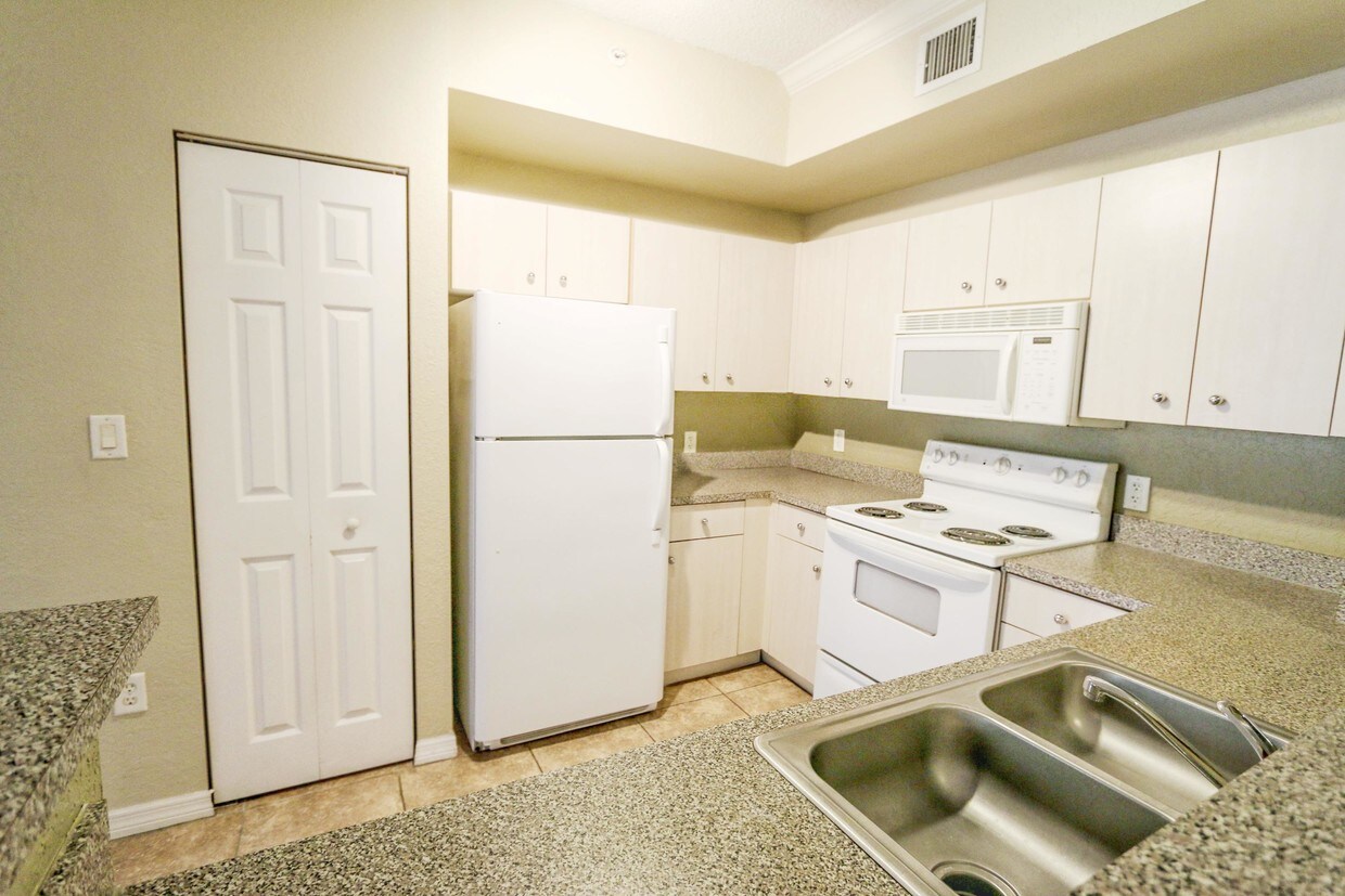 Primary Photo - 1805 N Flagler Dr