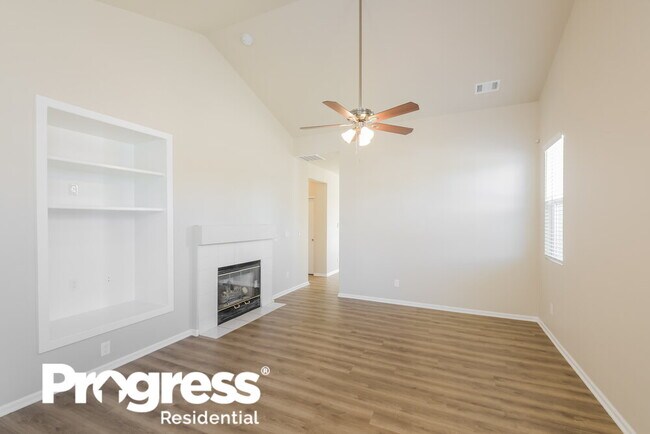 Building Photo - 3823 S Kirk Way