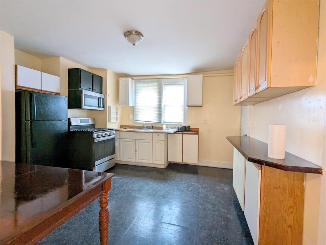 338 Somerville Ave Unit 1, Somerville, MA 02143 Apartments in