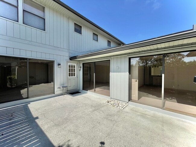 Building Photo - Unfurnished 2 BR condo Annual Rental in Ti...