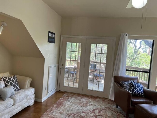 Foto del edificio - 501 Westbrook Dr