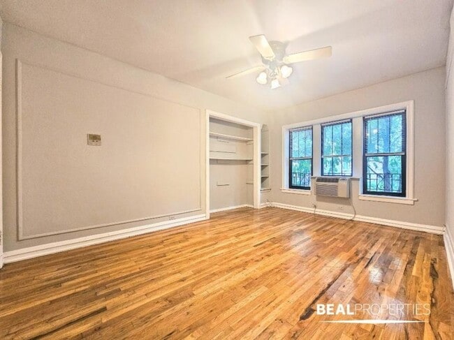 Building Photo - 1 bedroom in CHICAGO IL 60657