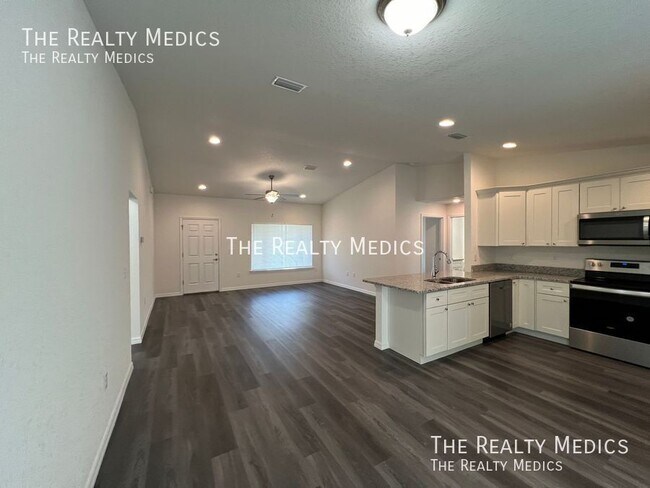 Building Photo - 52 Maple Dr