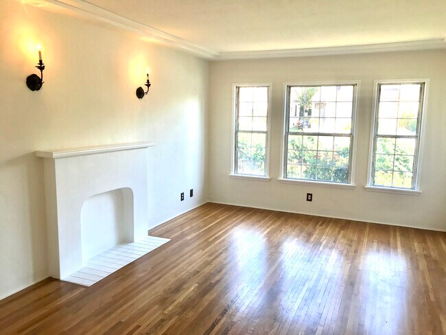 Building Photo - 431 Parkman Ave