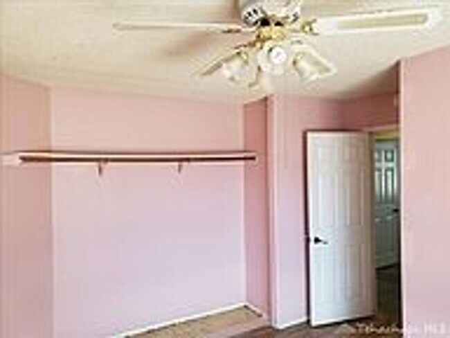 Foto del edificio - Beautiful 3/2 in Oak Knolls