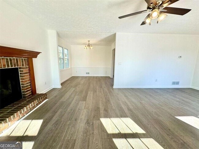 Building Photo - 3945 Peninsula Ct