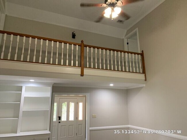 Foto del edificio - GET 1ST FULL MONTH’S RENT FREE - 8447 Stok...