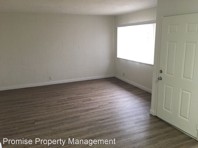 Foto del edificio - 3 br, 1 bath House - 4768 Calle Los Santos