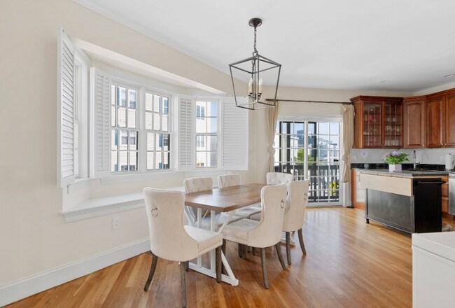 Foto del edificio - 402 E 3rd St