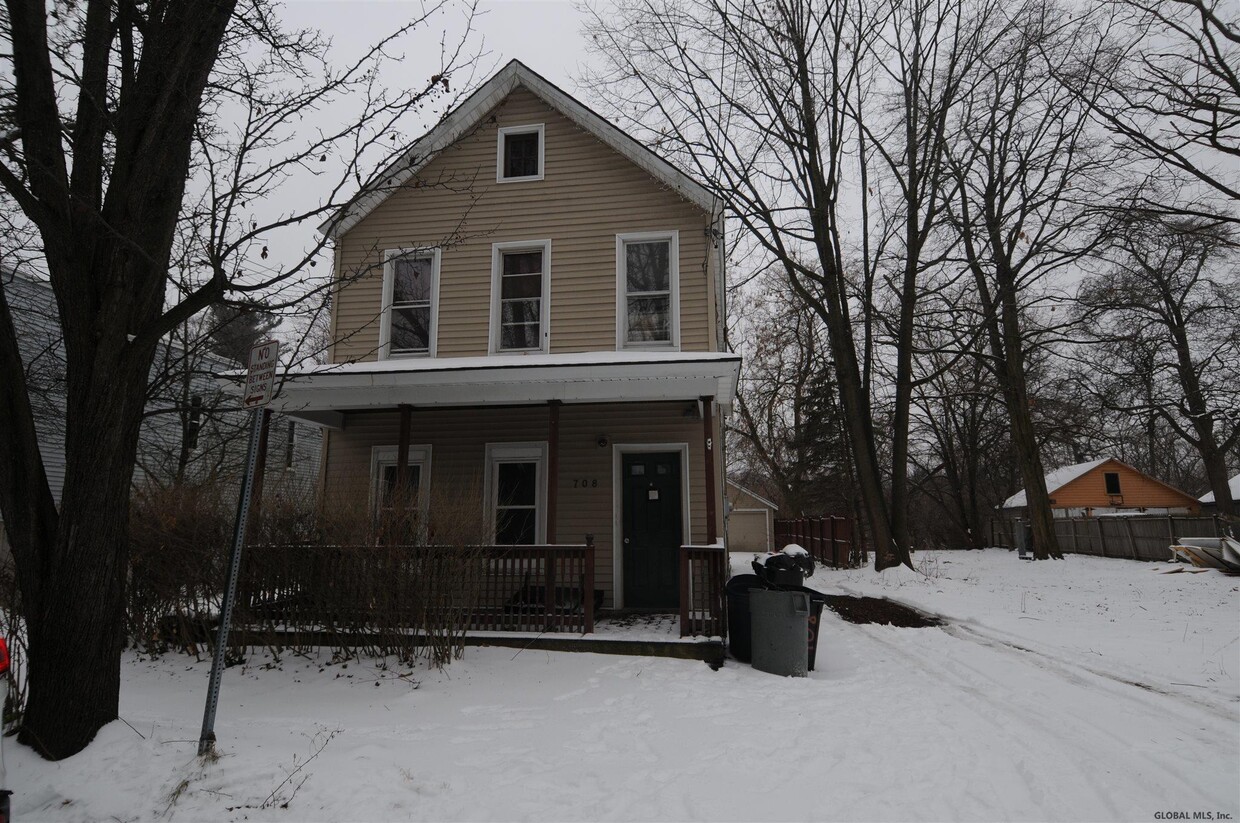 Primary Photo - 708 VALE Pl