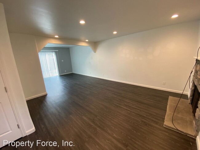 Building Photo - 3 br, 2.5 bath House - 371 Catamaran St