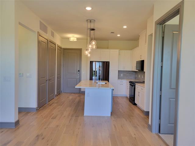 Building Photo - 2700 Old Denton Rd